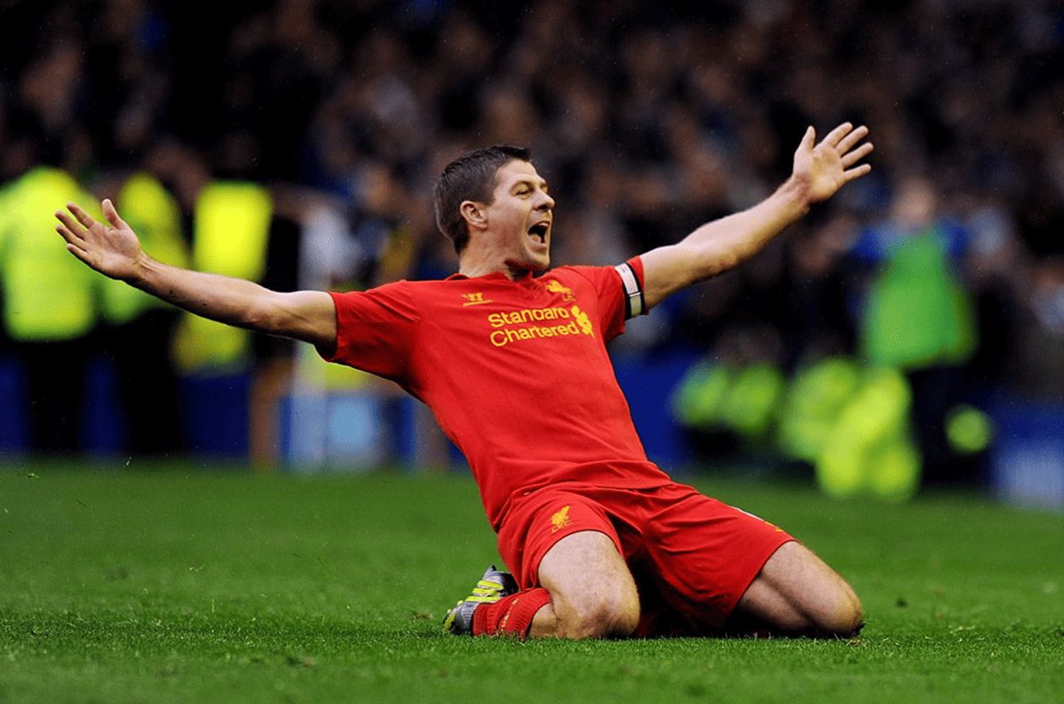 Подкаты в футболе: игрок забил гол