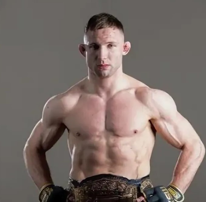 Адриан Бартосински