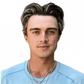 Адам Уолтон