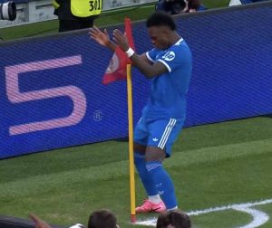 Винисиус пожаловался на расизм в матче с Бенфикой